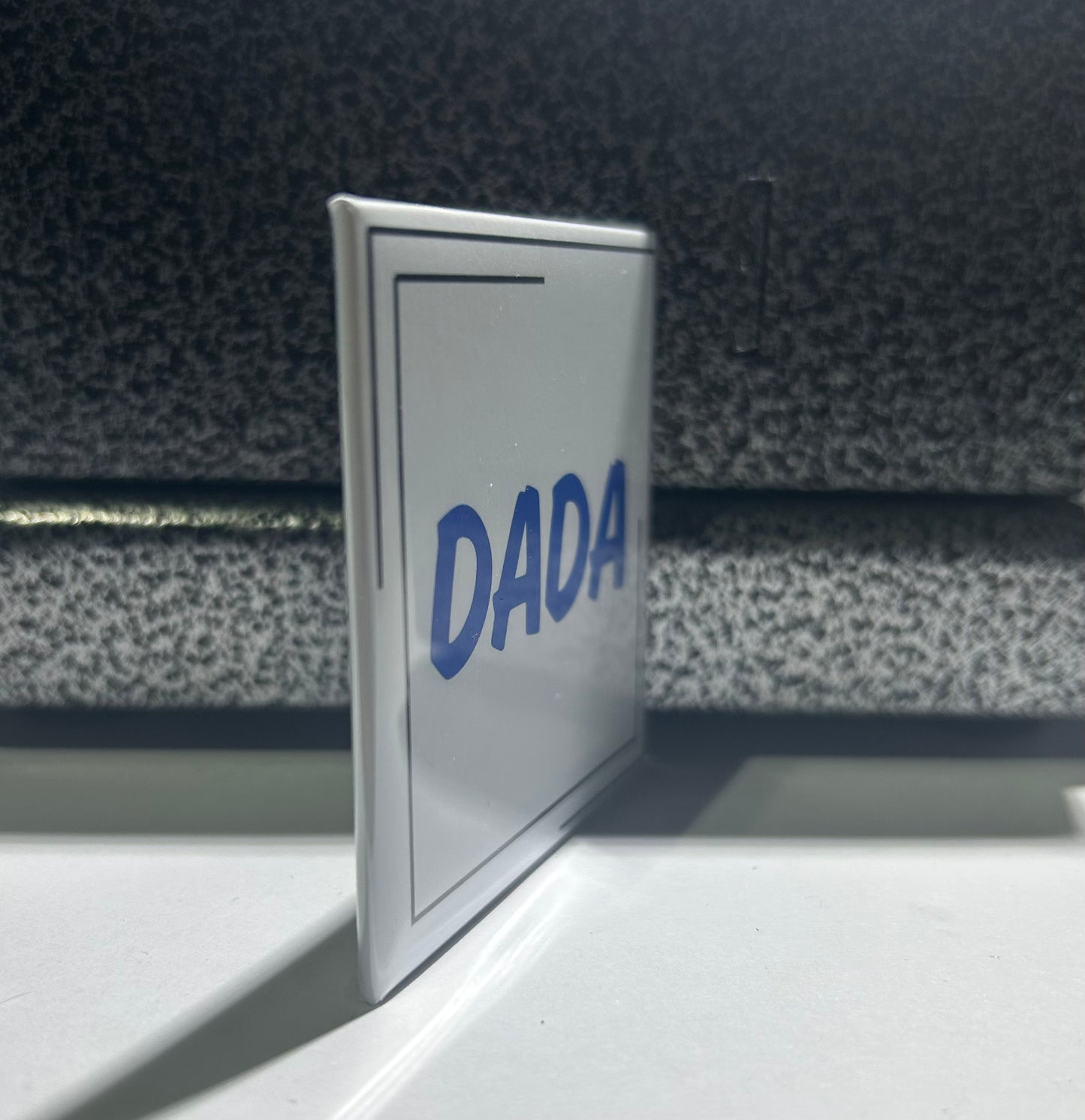 Dada Magnet